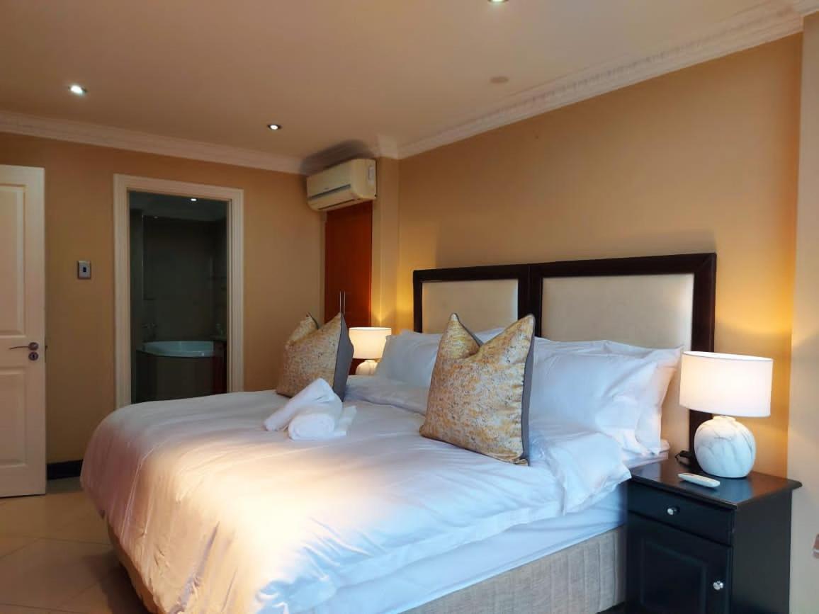 Ocean Sunrise At The Sails - Durban Point Waterfront Apartment Exterior photo