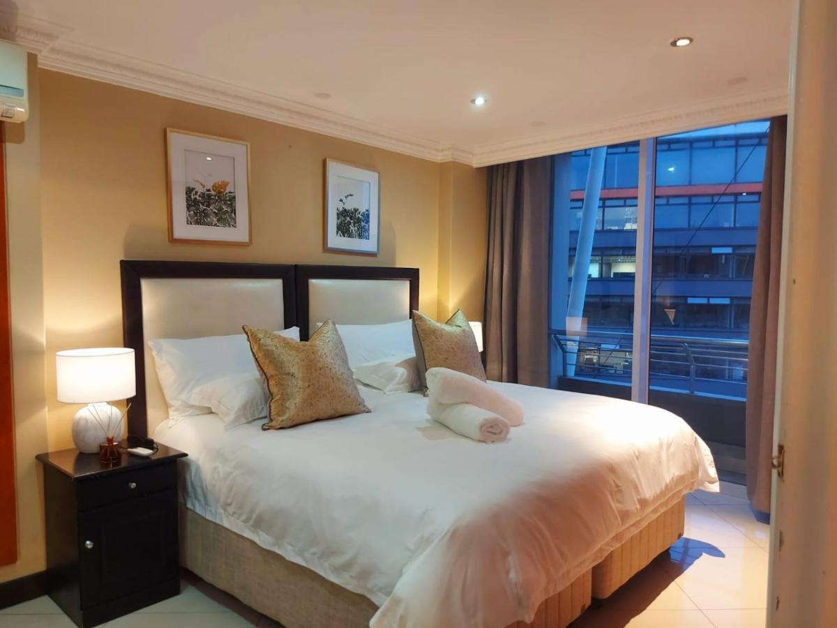 Ocean Sunrise At The Sails - Durban Point Waterfront Apartment Exterior photo