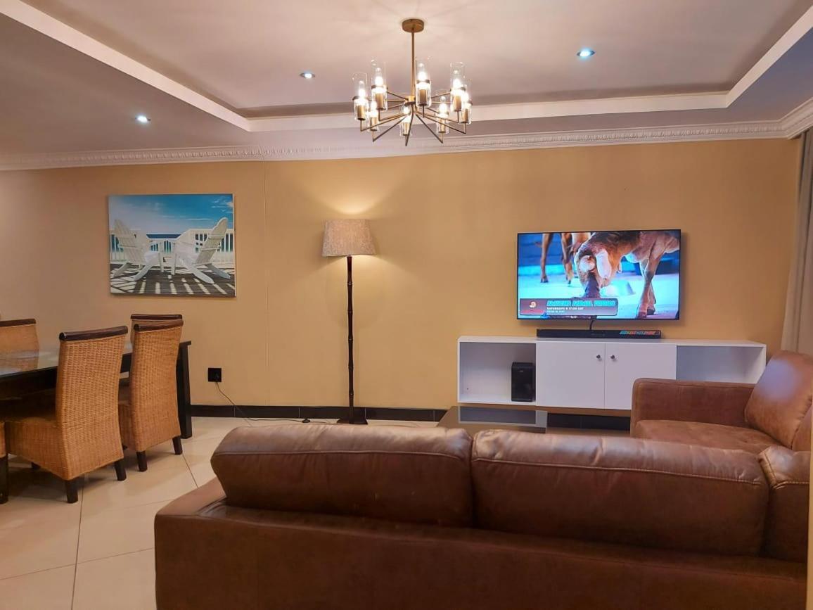 Ocean Sunrise At The Sails - Durban Point Waterfront Apartment Exterior photo
