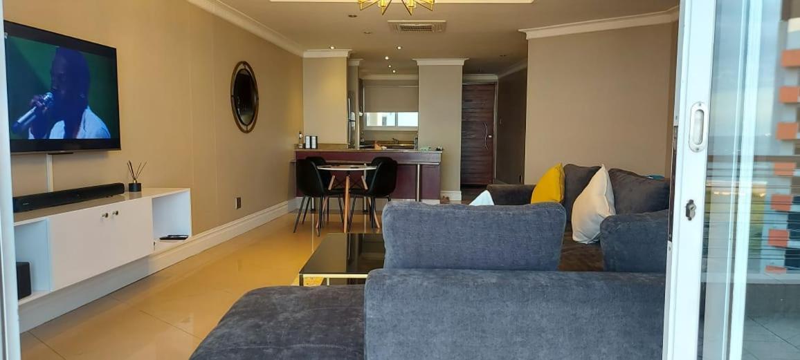 Ocean Sunrise At The Sails - Durban Point Waterfront Apartment Exterior photo