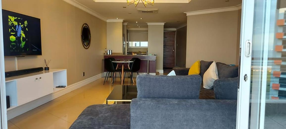 Ocean Sunrise At The Sails - Durban Point Waterfront Apartment Exterior photo